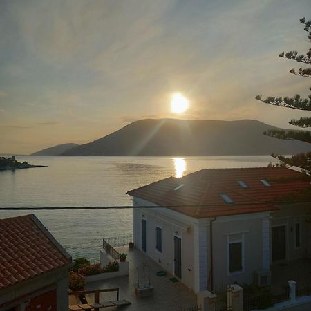 Sonia'S Apartment In Fiscardo Waterfront Fiskardo Eksteriør billede
